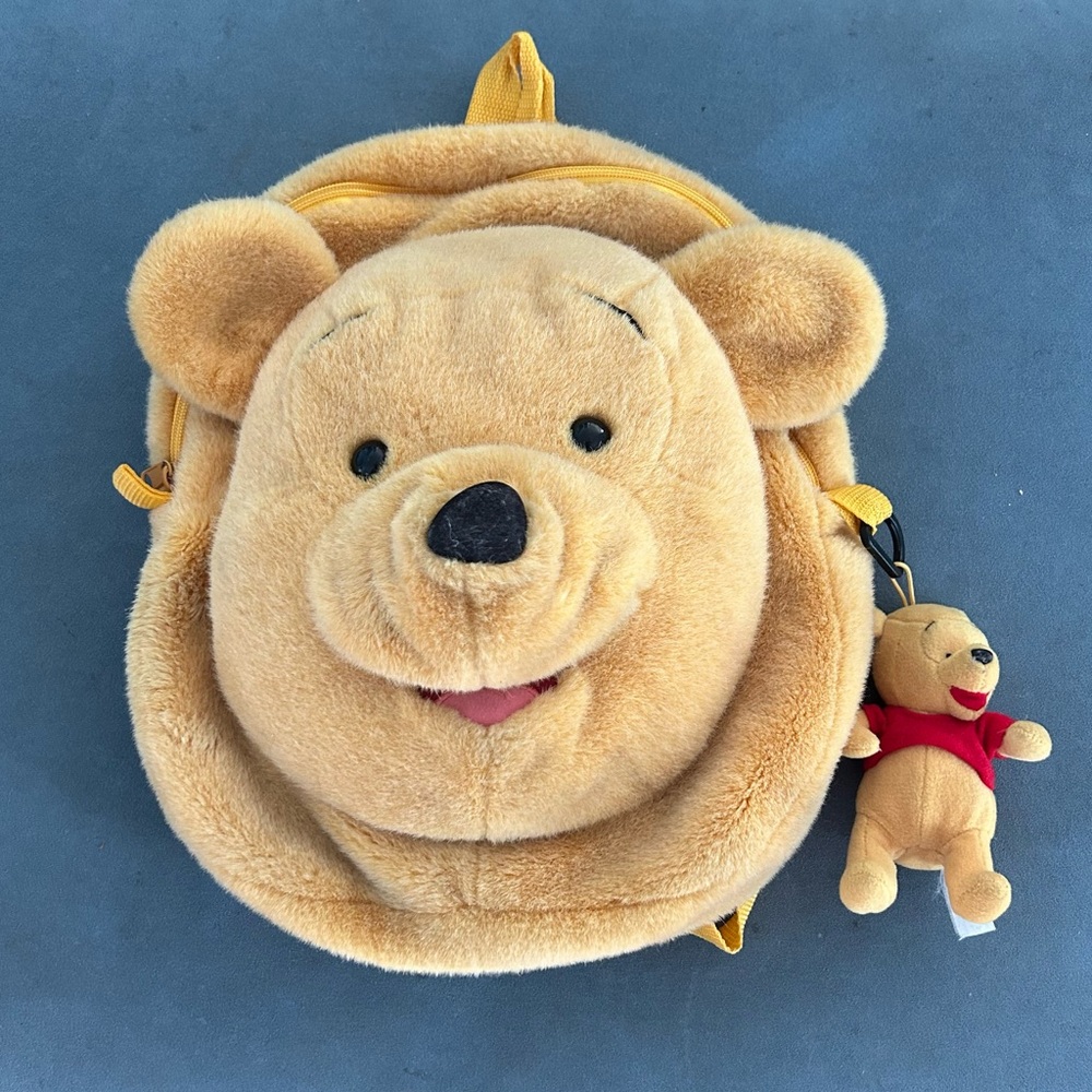 VTG Walt Disney World Winnie the Pooh 3D Plush Backpack w/Pooh Charm FLAWS READ